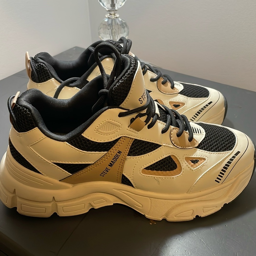 Steve Madden Sneakers